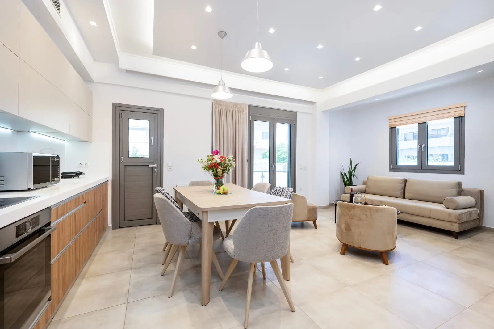 2 Bedrooms Apartment