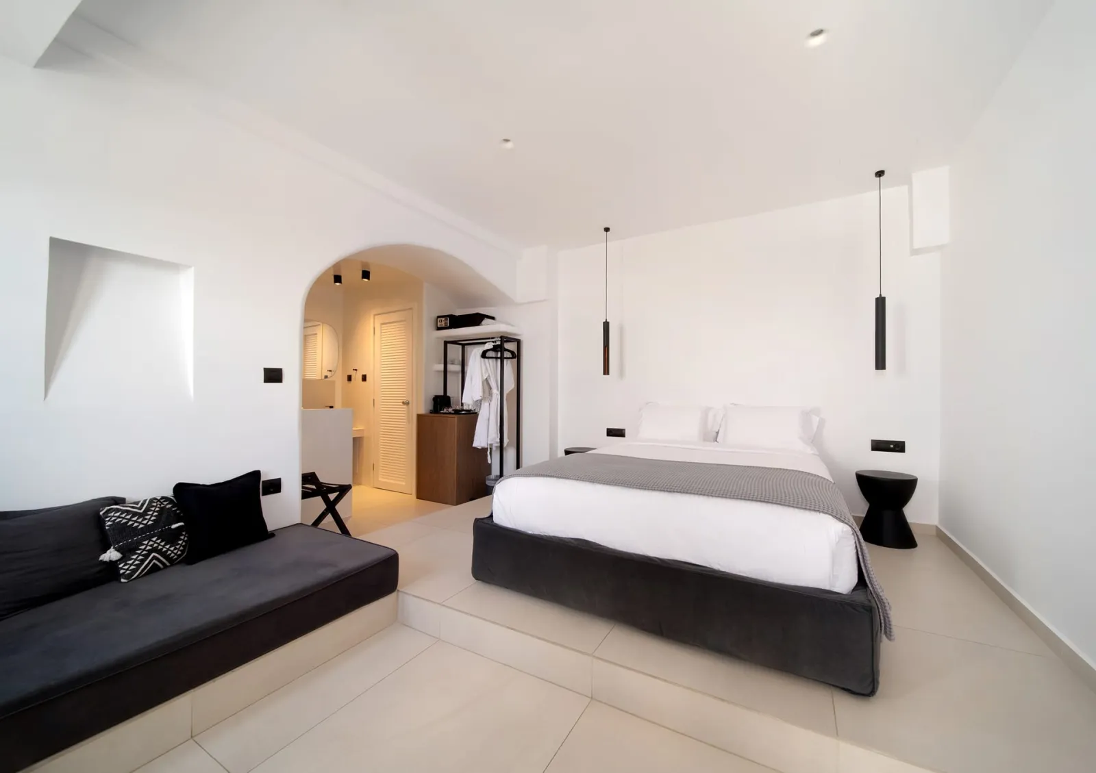 Junior Suite with Caldera View