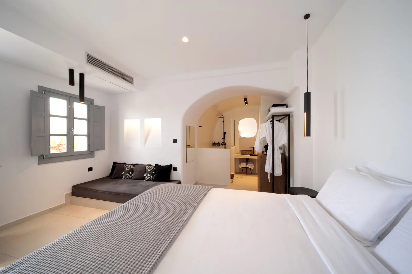 Junior Suite with Caldera View