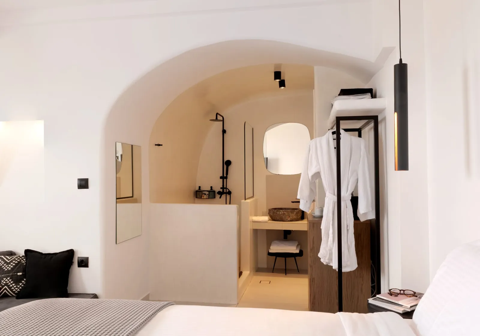 Junior Suite with Caldera View