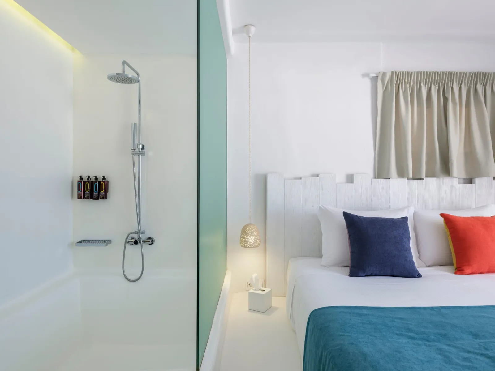 Deluxe Double Room with Side Sea View