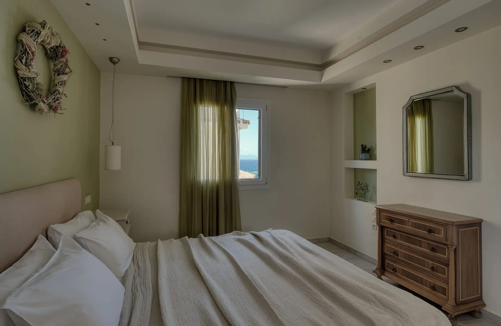 Superior One Bedroom Apartment