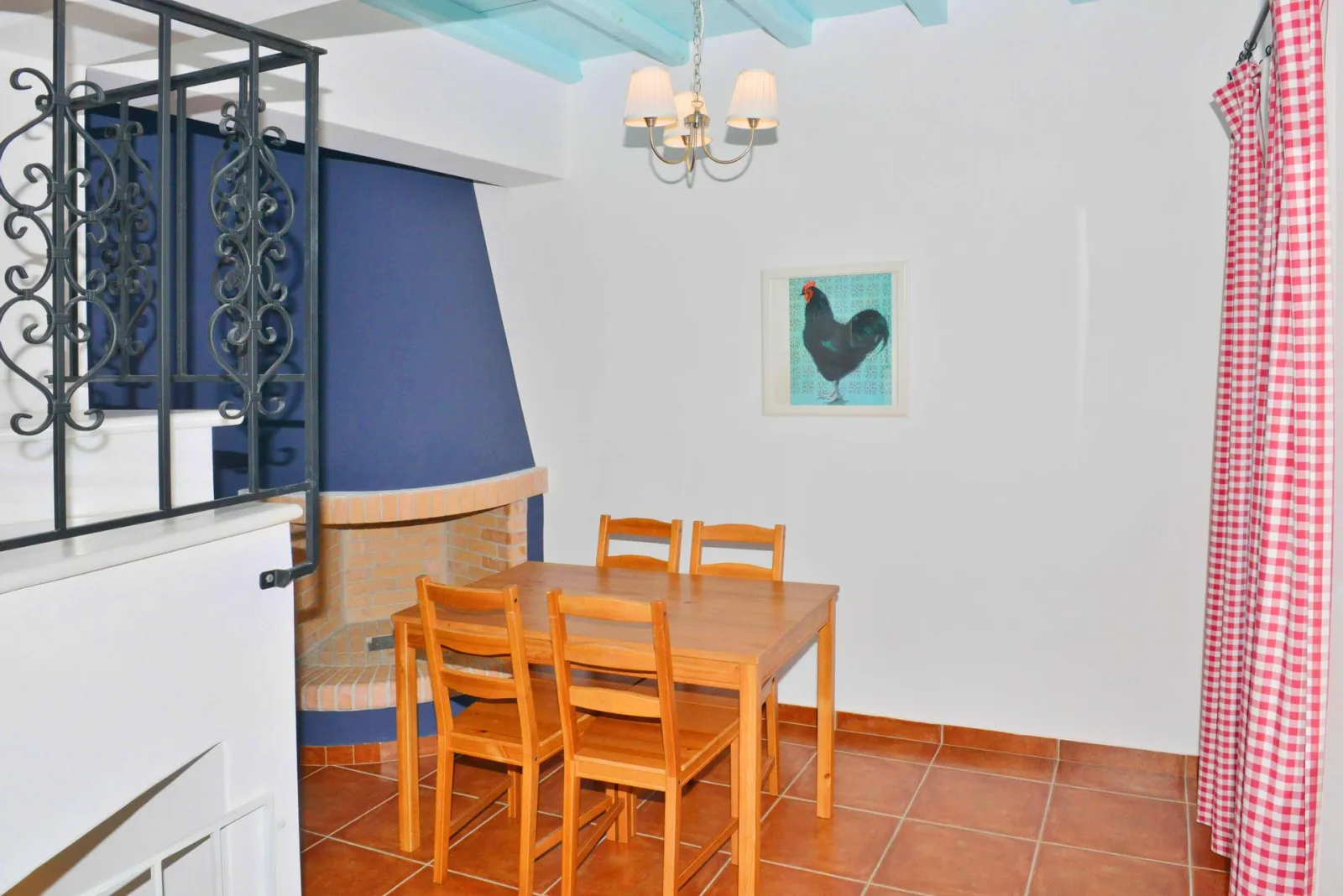 Four-Bedroom House with Garden and Pool View