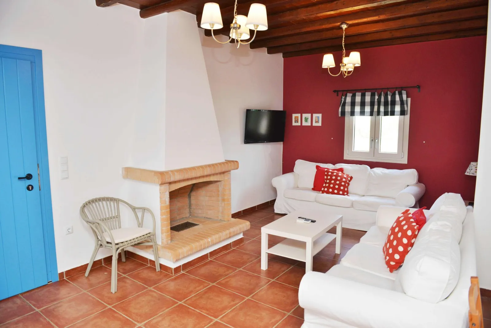 Four-Bedroom House - Garden and Pool View