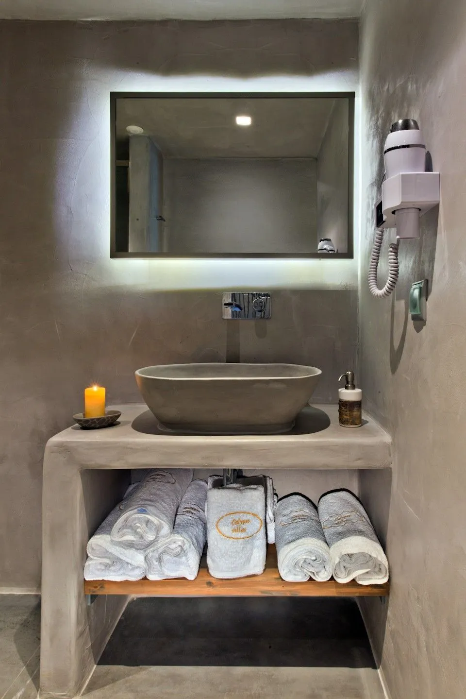 Executive Two-Bedroom Beachfront View Suite
