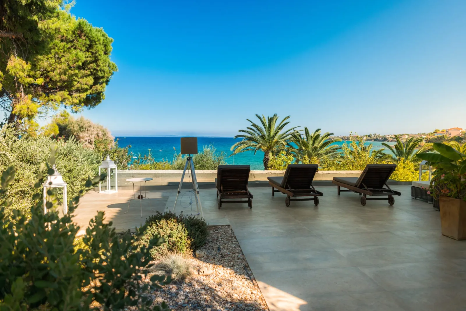 Three-Bedroom Beachfront View Suite