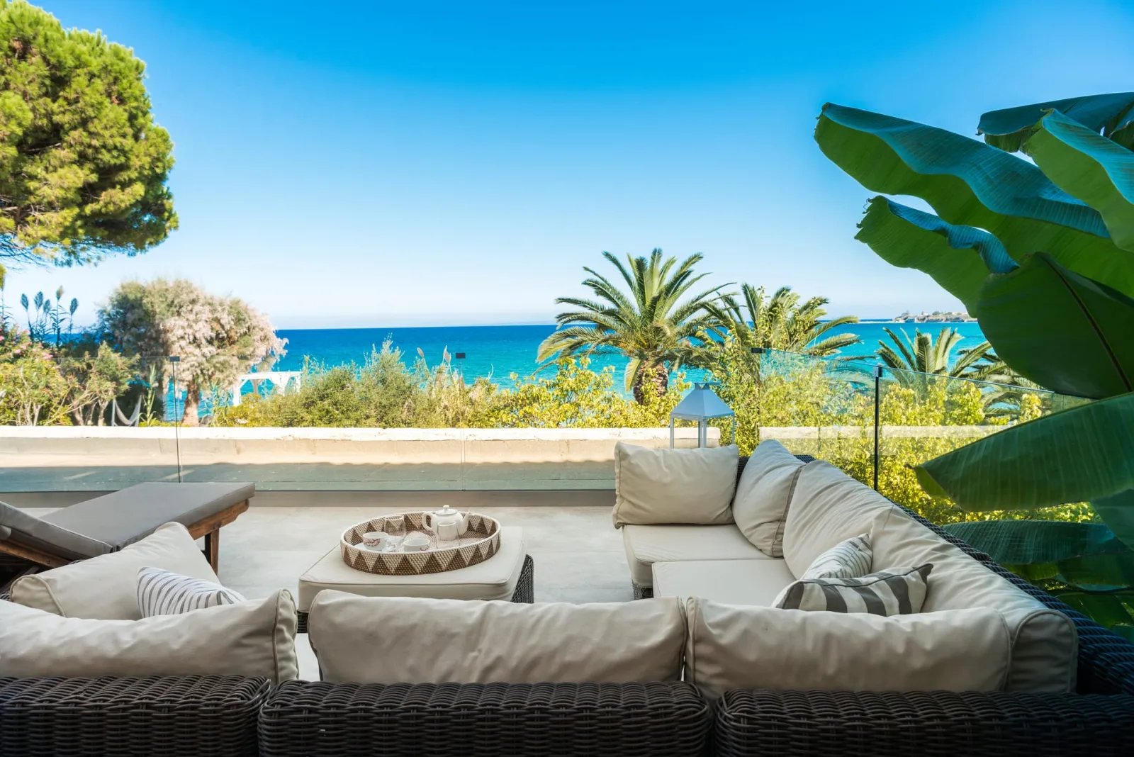 Three-Bedroom Beachfront View Suite