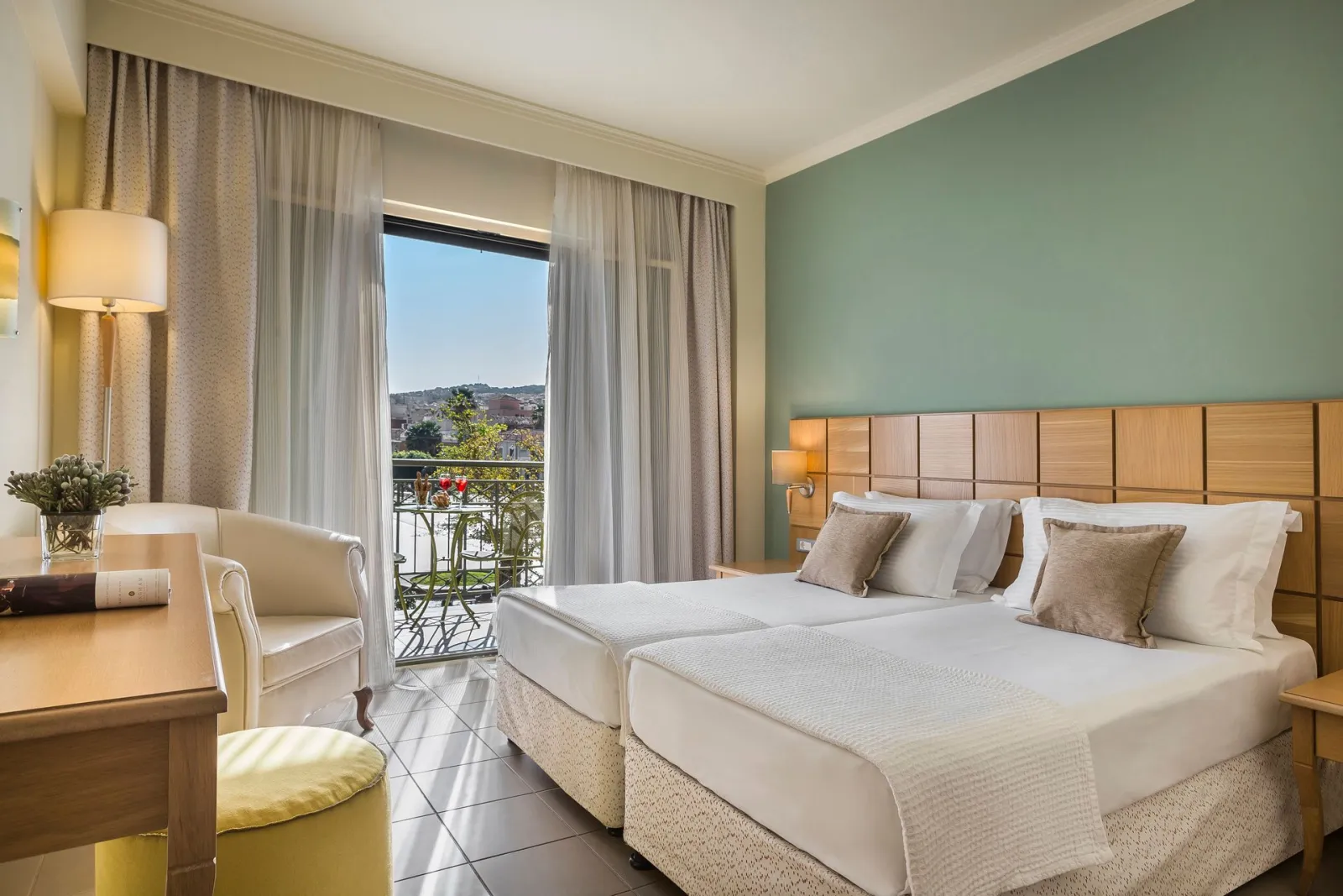 Classic Triple Room/Balcony