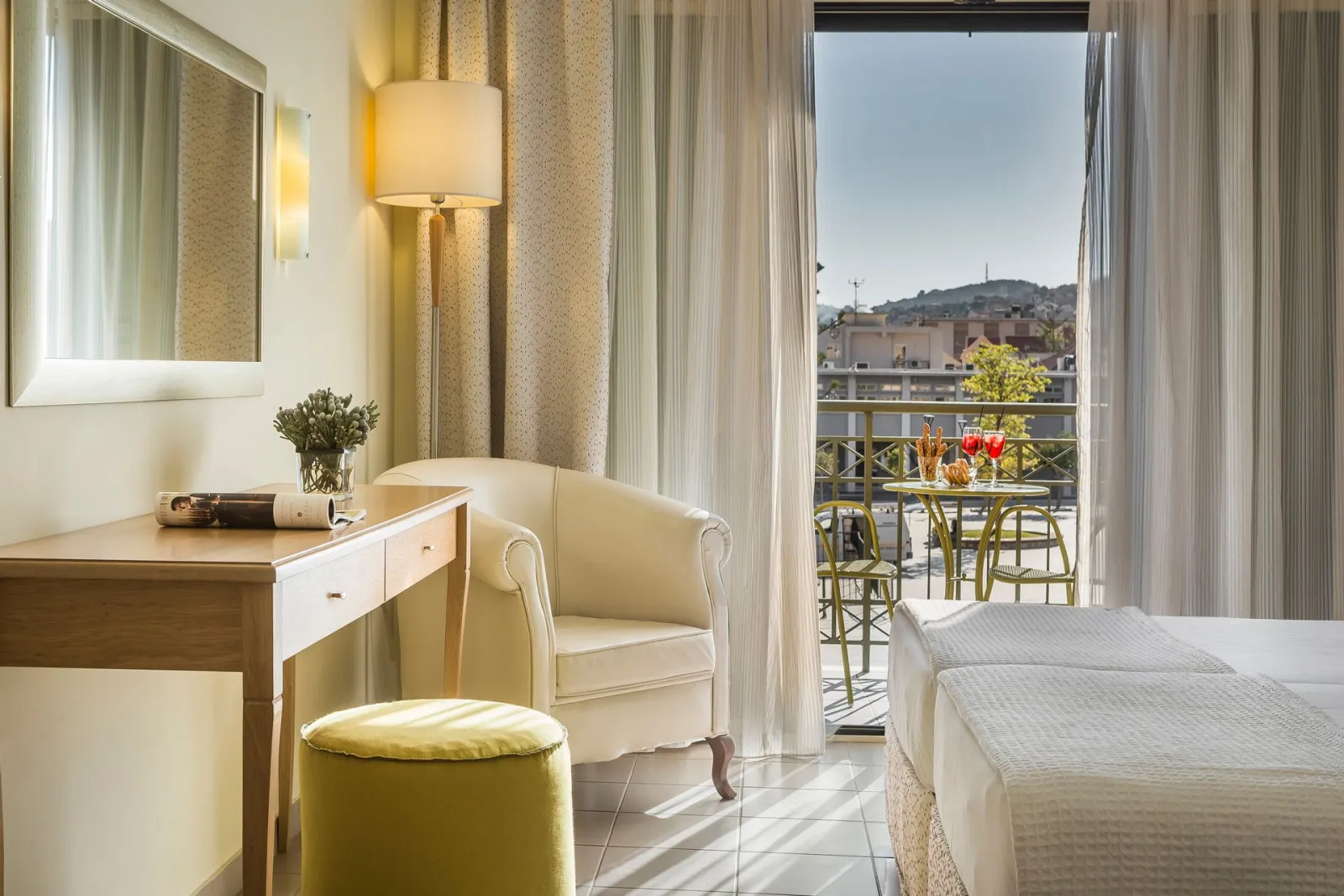 Classic Triple Room/Balcony