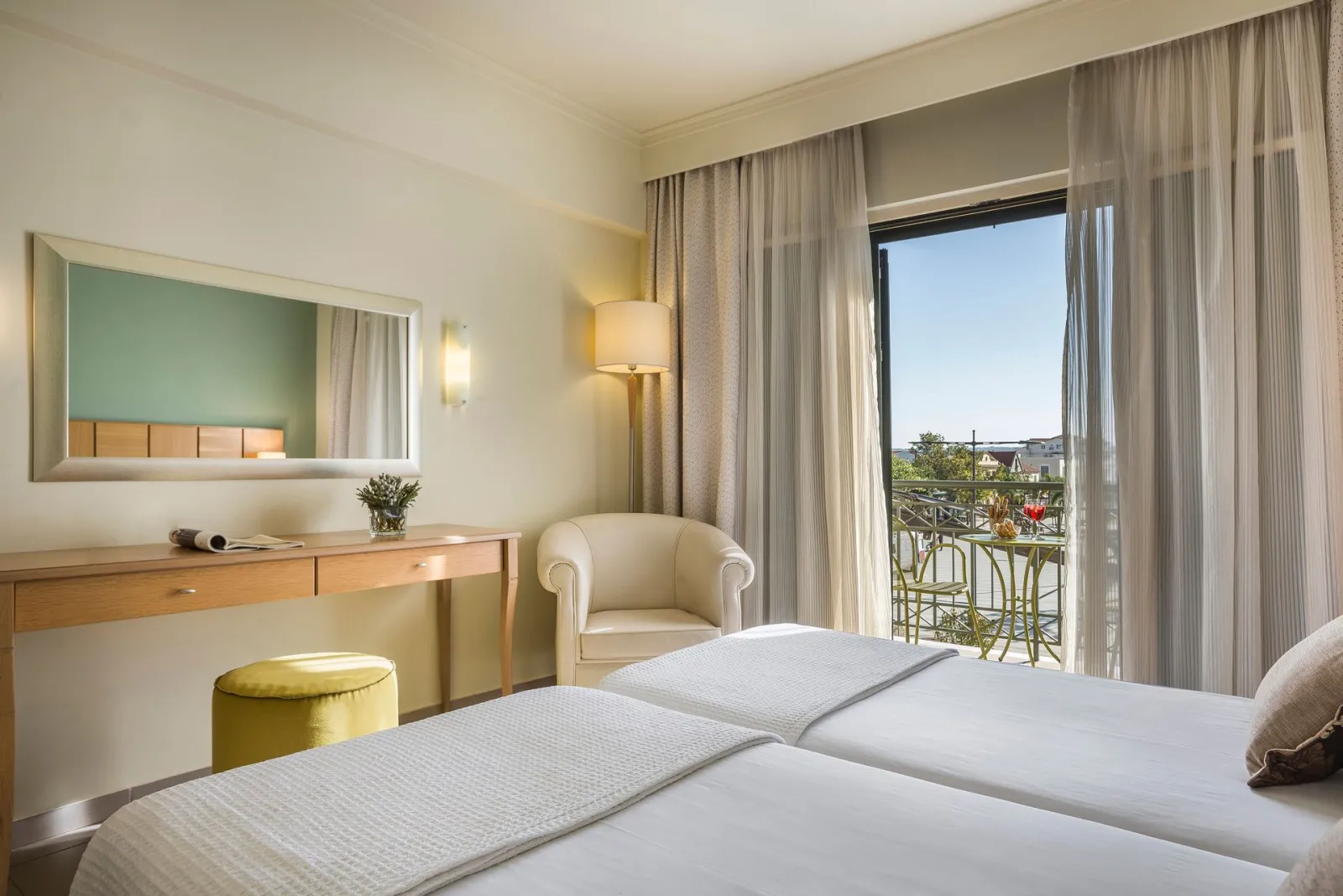 Classic Triple Room/Balcony