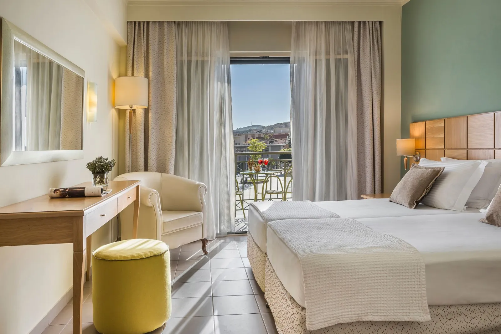 Classic Triple Room/Balcony