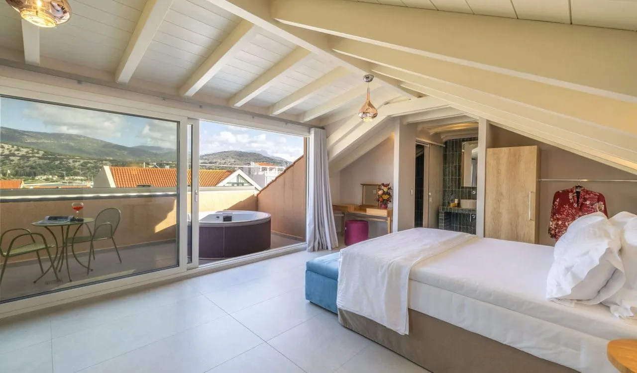 Superior Family Suite with Outdoor Hot Tub