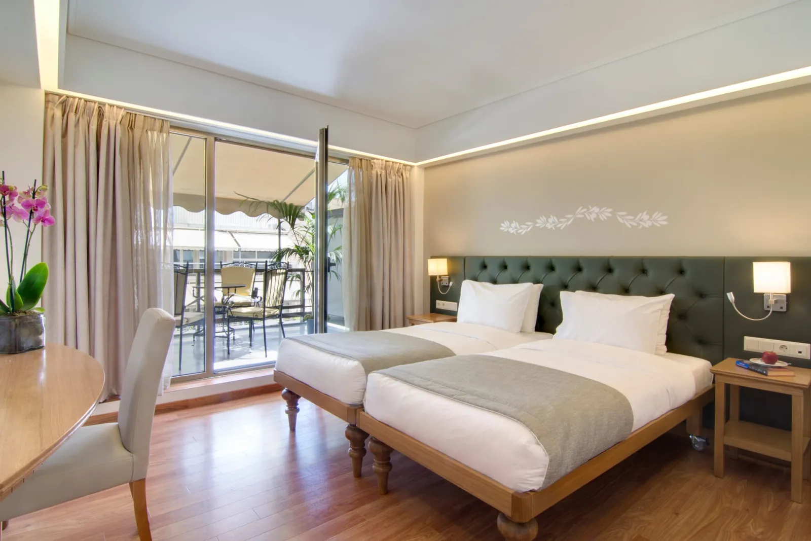 Deluxe Family Room City View