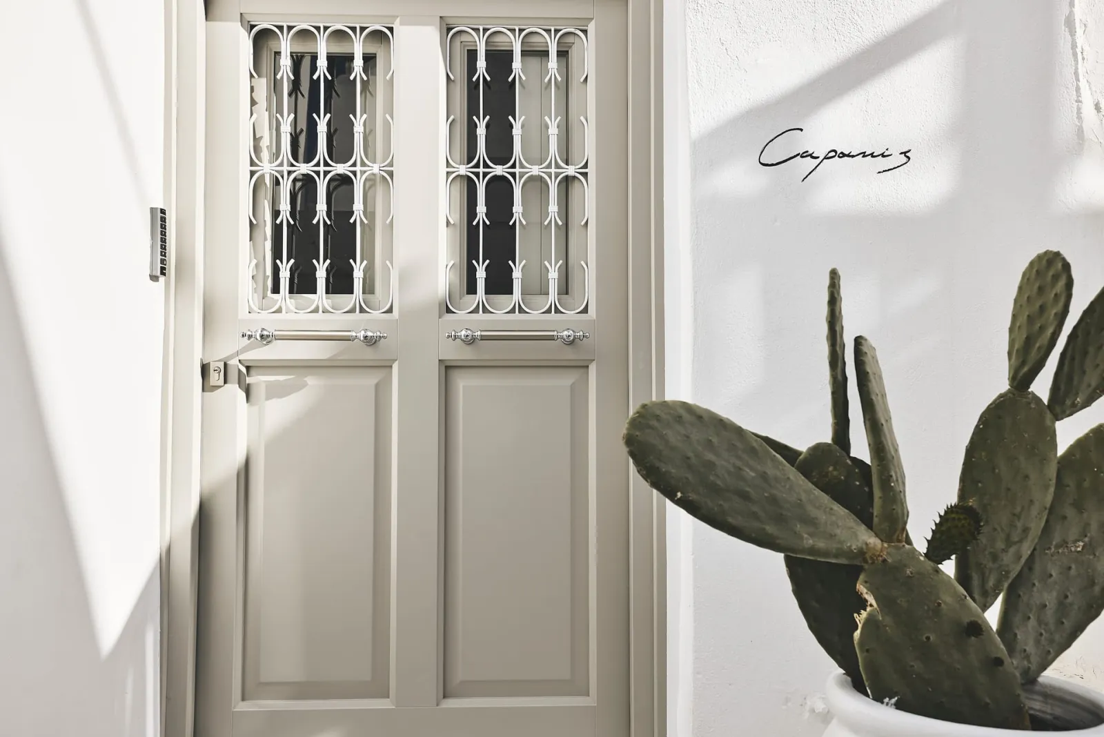 Caparis