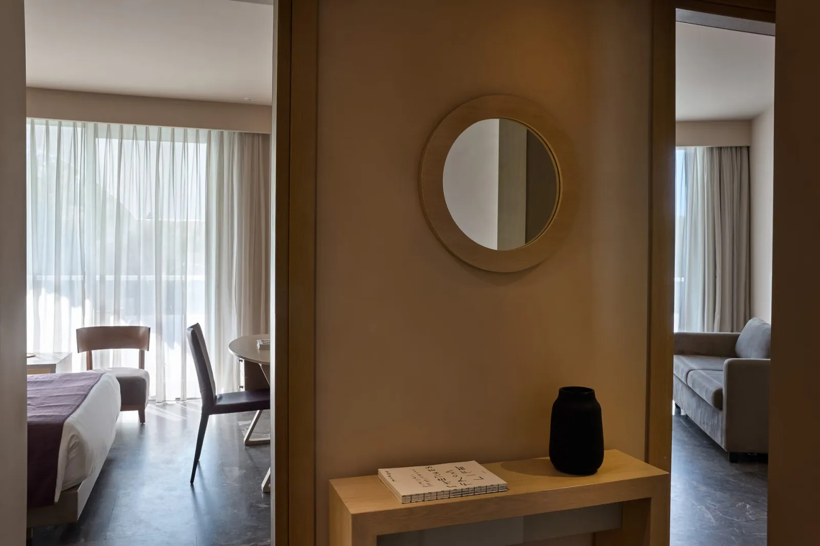 One Bedroom Suite Inland View