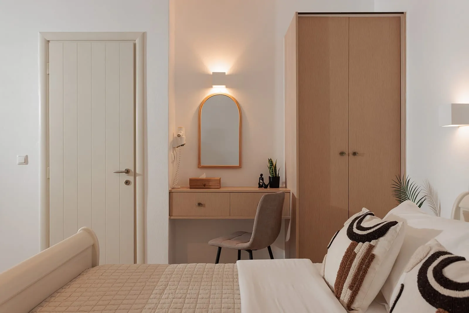 Queen Room with Pool view