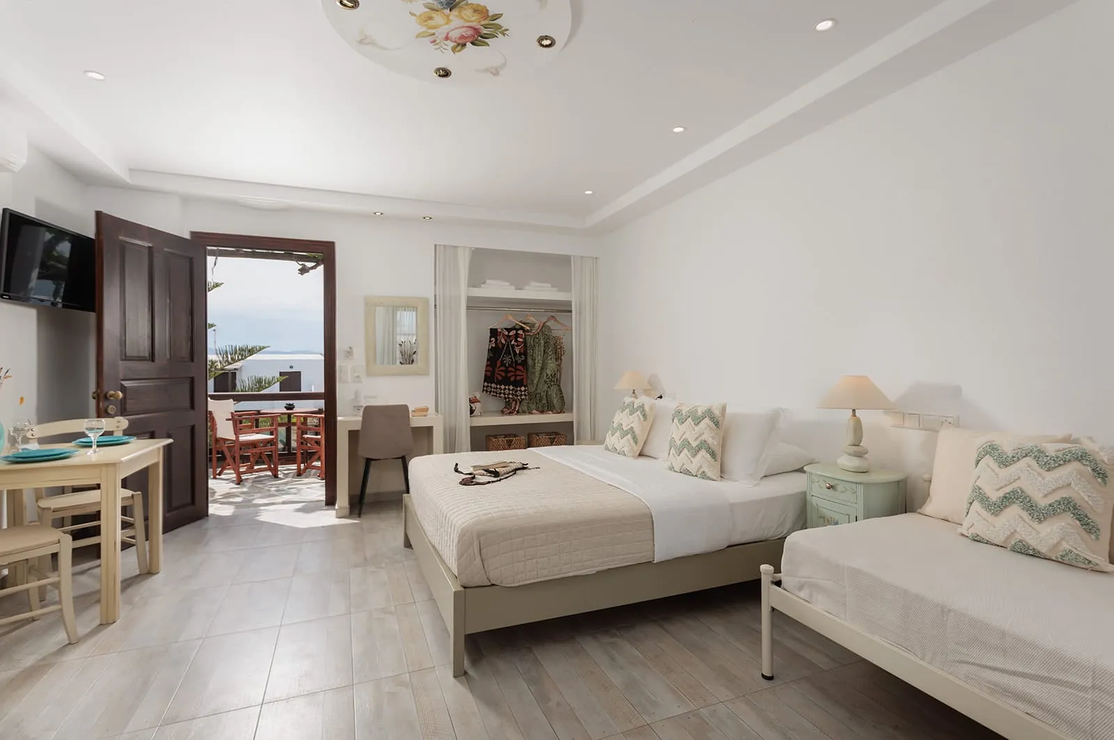 Triple Room with Pool view