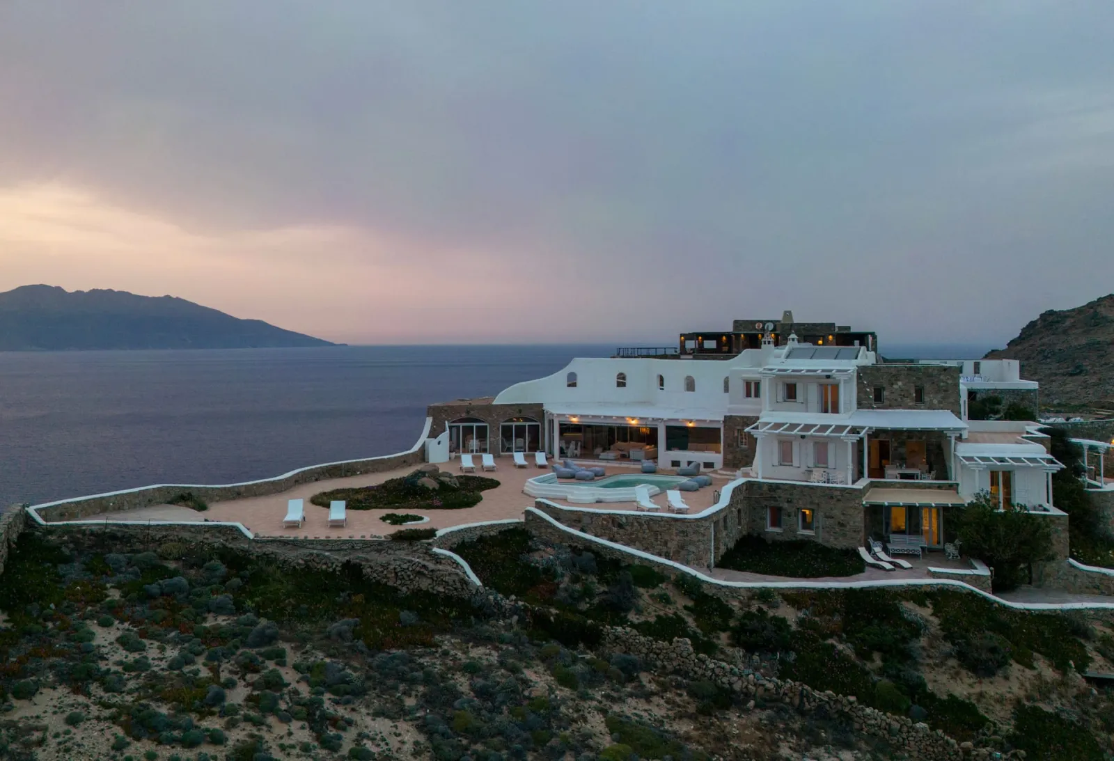 Cliff Top 270 Villa