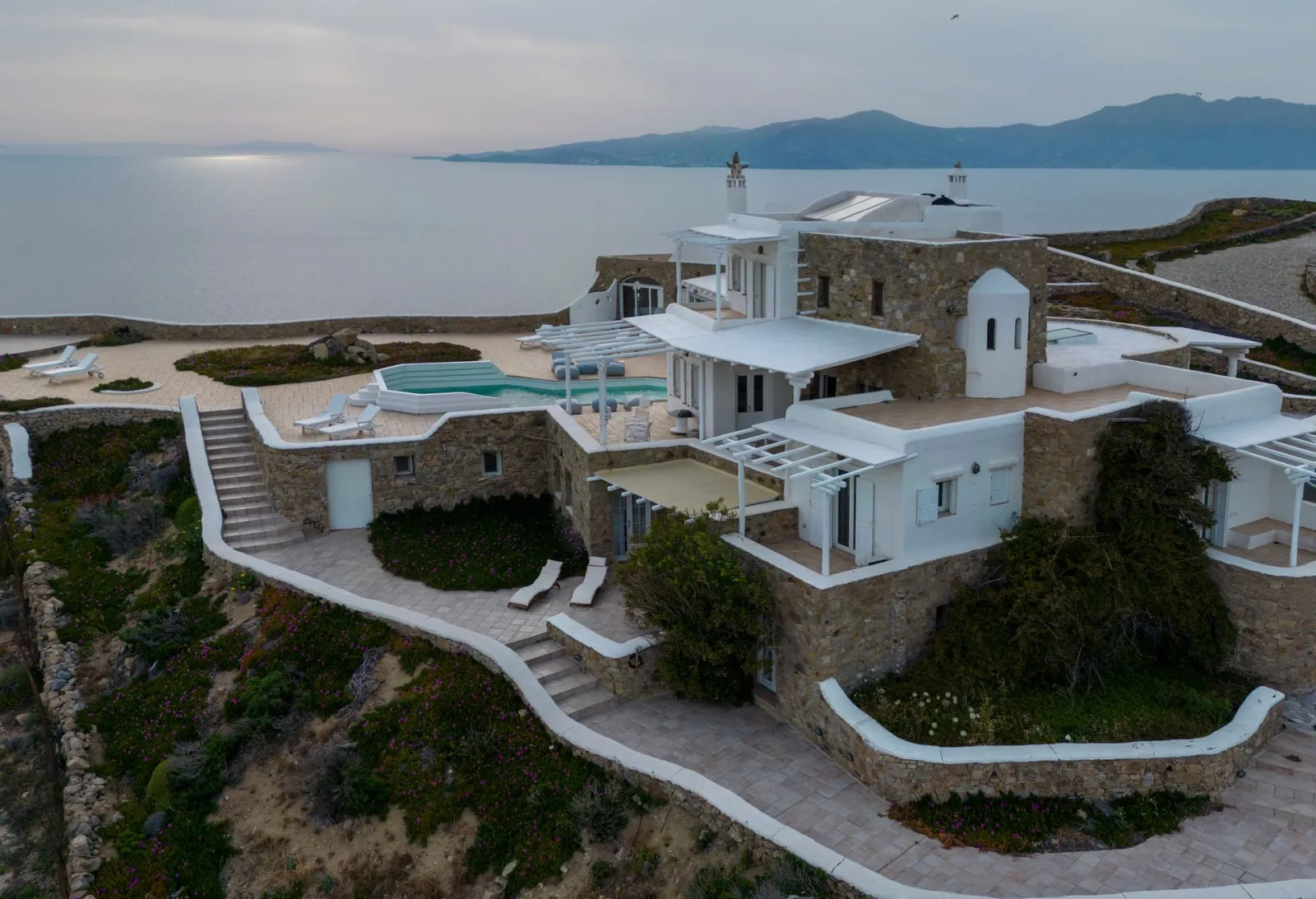 Cliff Top 270 Villa