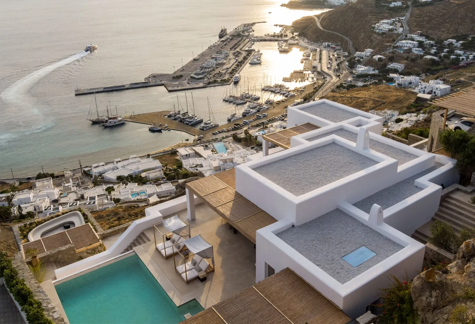 8 Bedroom | Villa Enzo | Tourlos