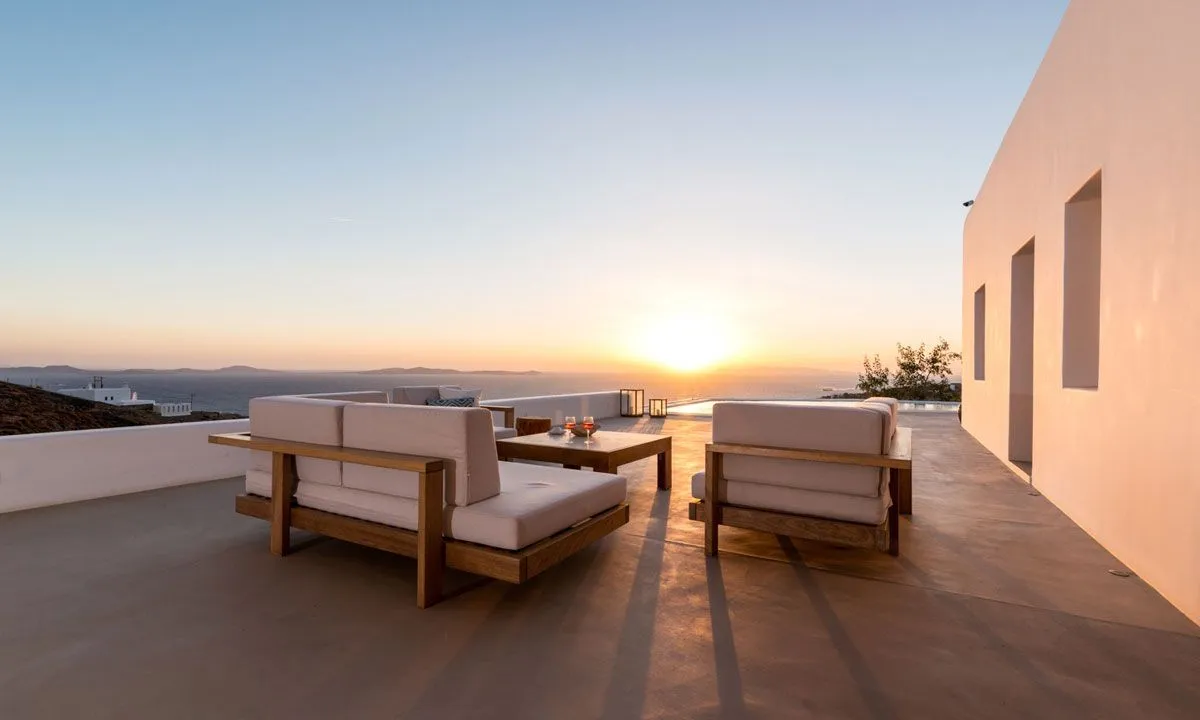Villa VIP White