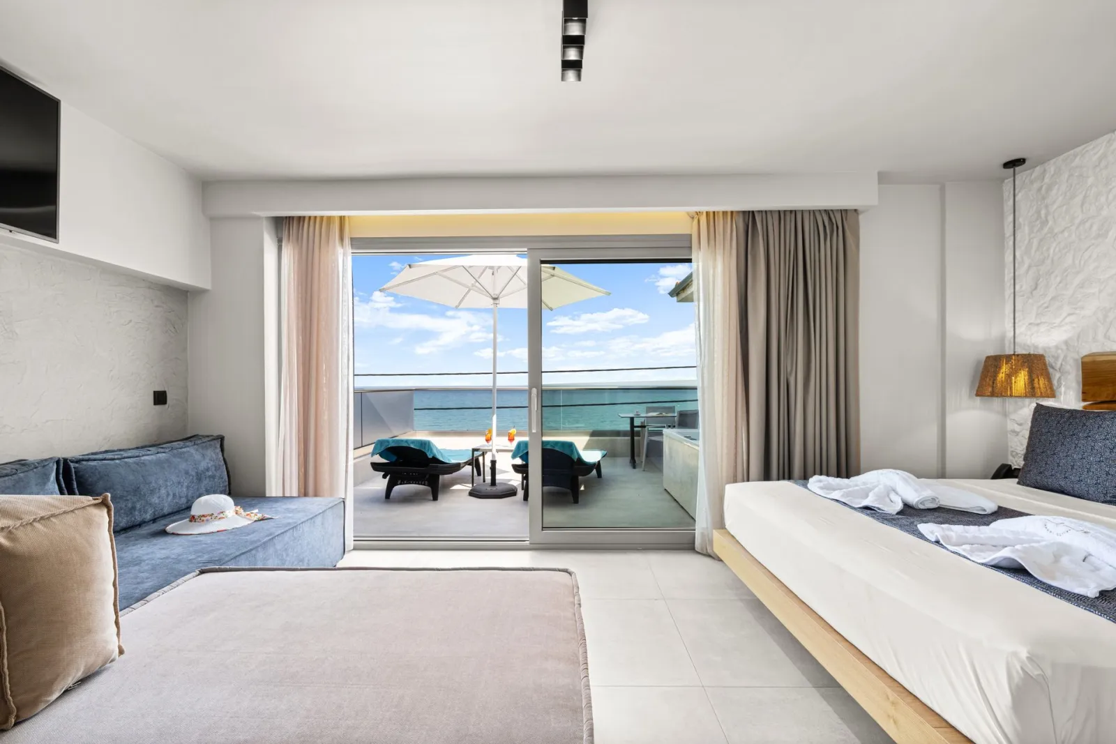 Junior Suite Sea View with Jacuzzi