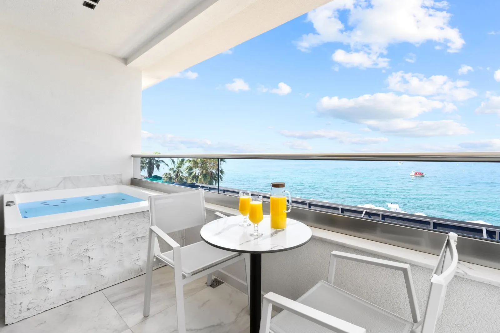 Suite Sea View with Jacuzzi