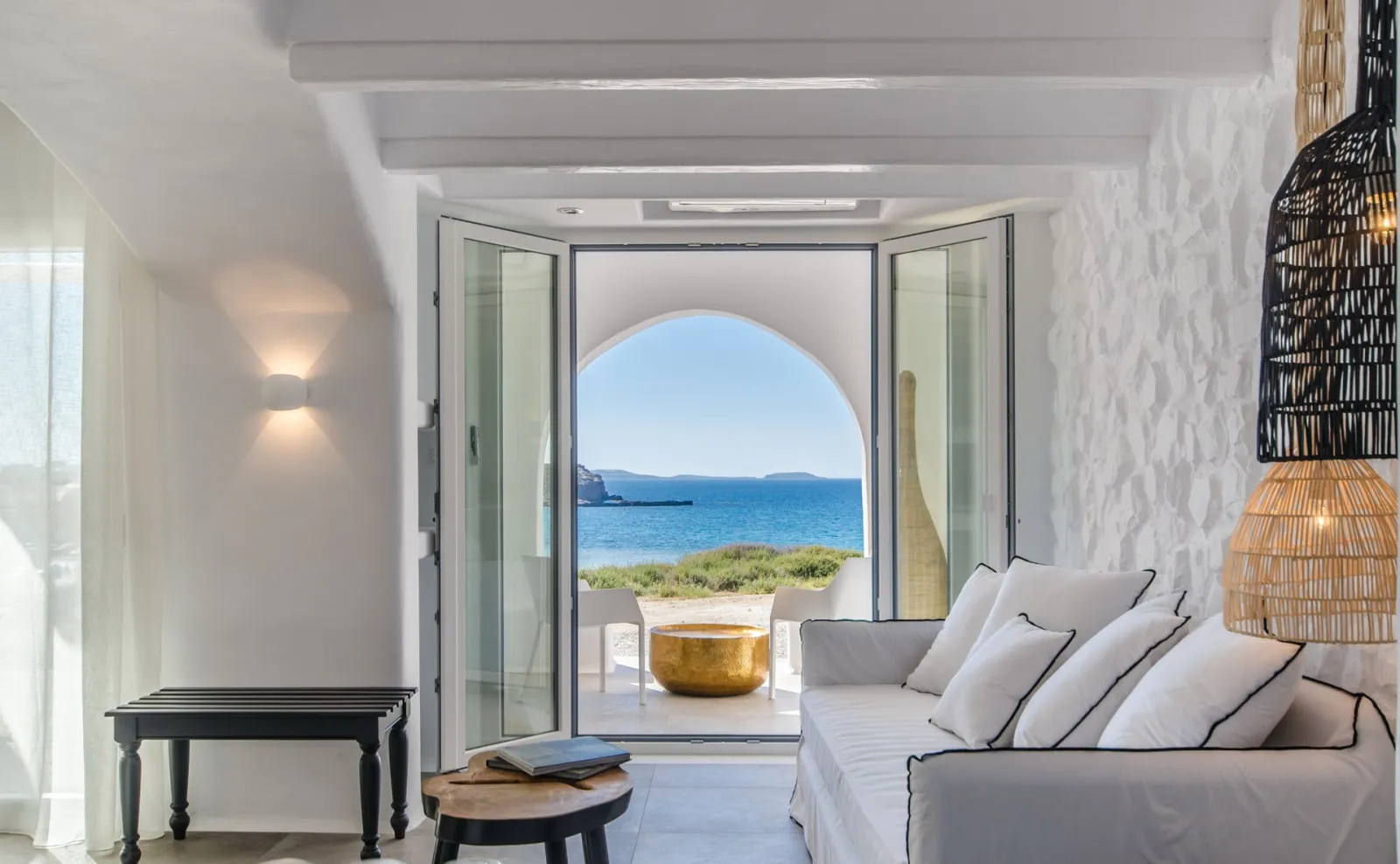 Grand Suite with Sea View & Indoor Jacuzzi (60m² / 645ft²)