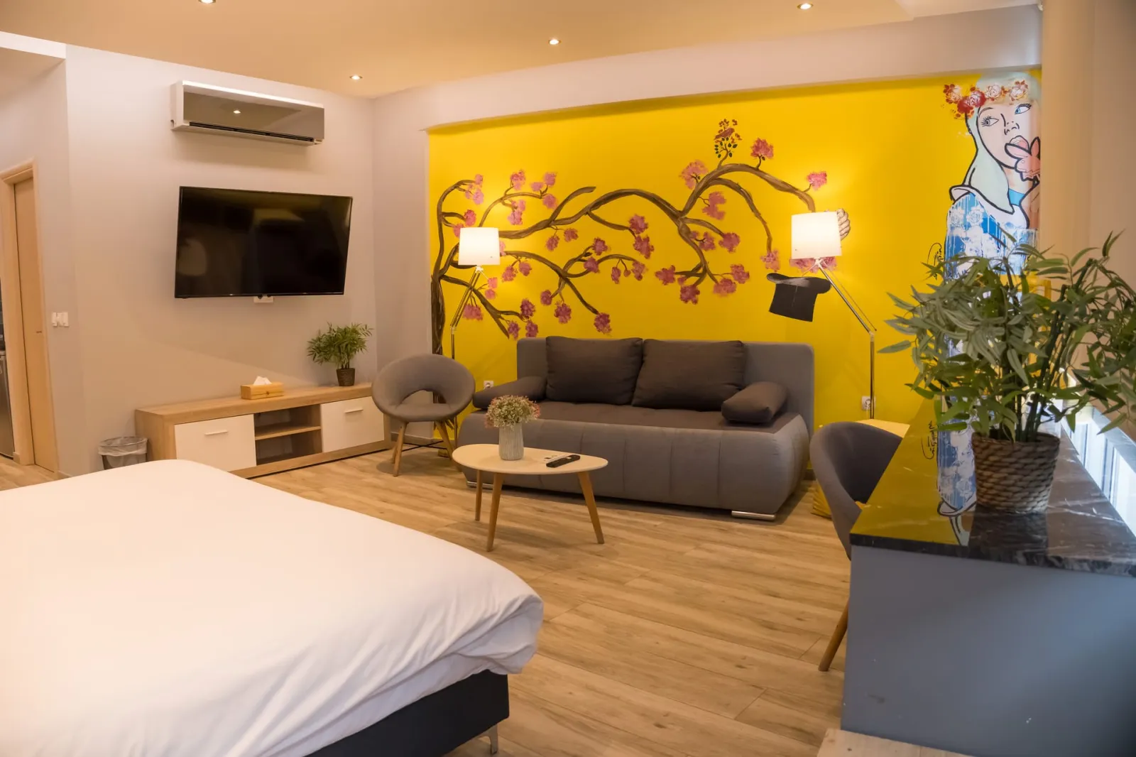 Family Studio Room with Park View