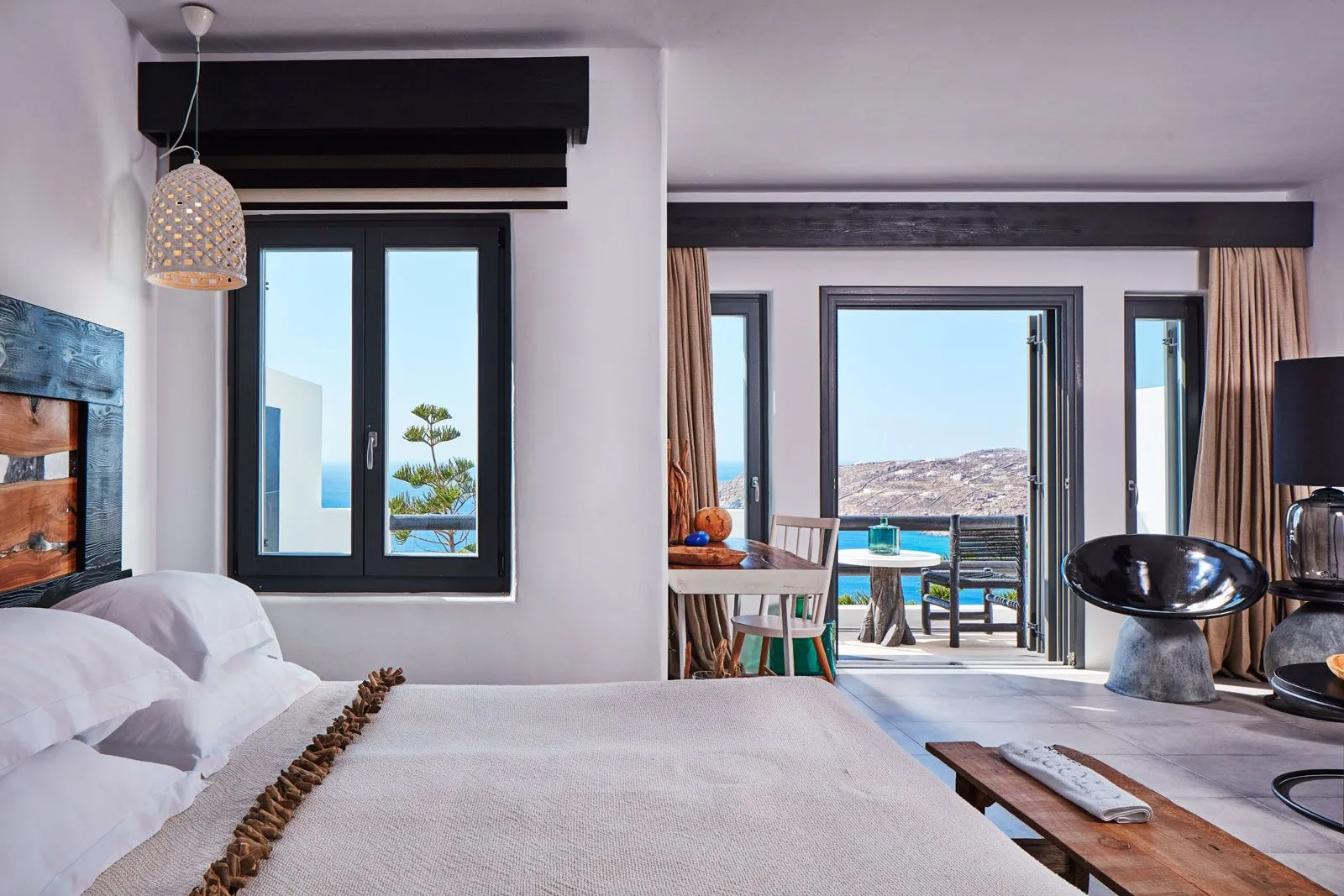 MAJESTIC Retreat Sea View Suite with Outdoor Jacuzzi