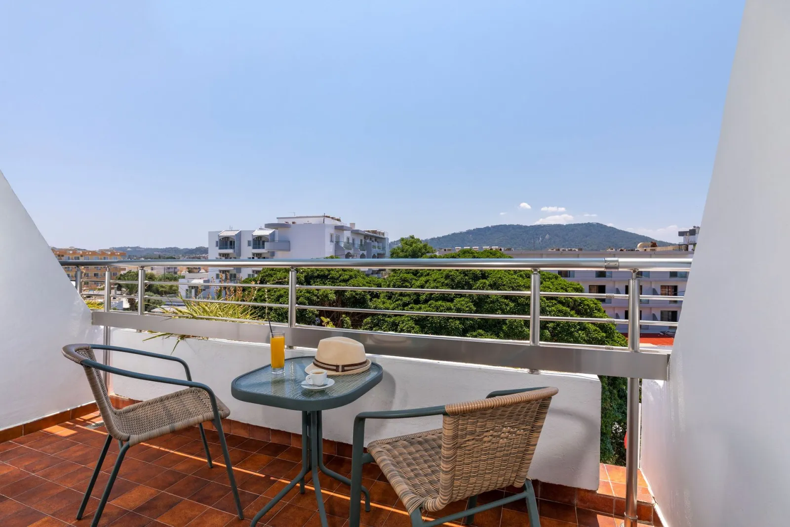 Twin Room Land View