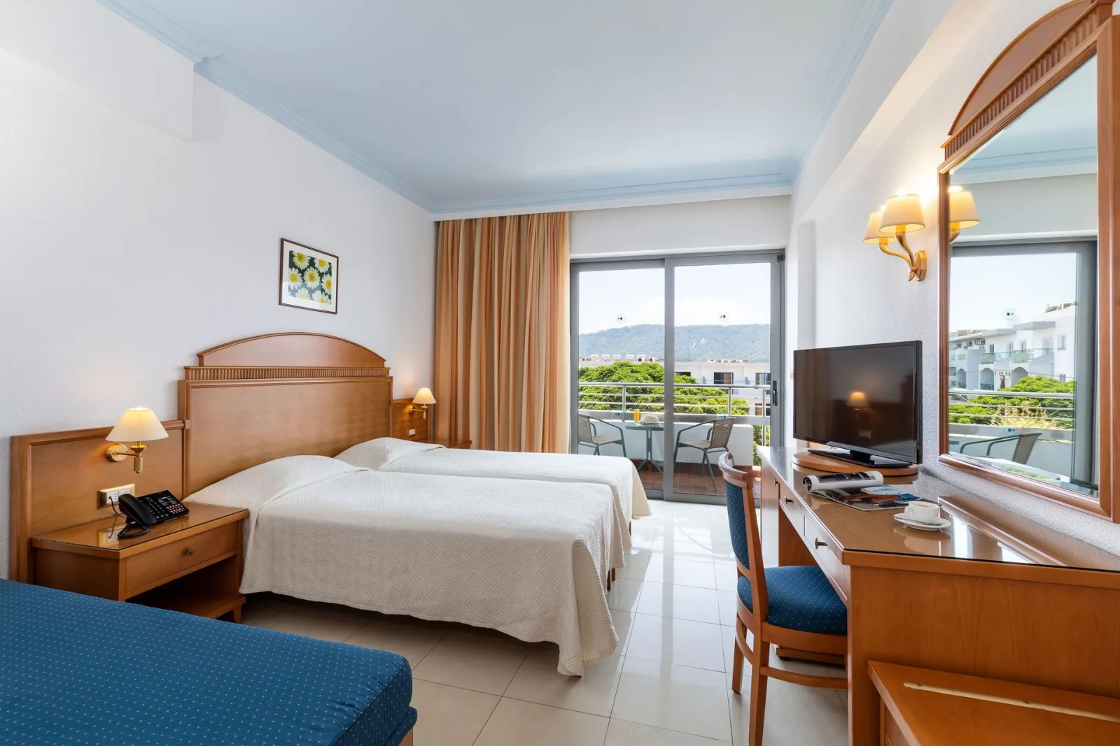 Twin Room Land View