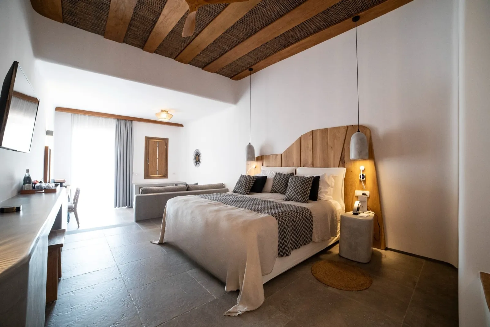 Junior Suite with Shared Pool &amp; Partial Sea View