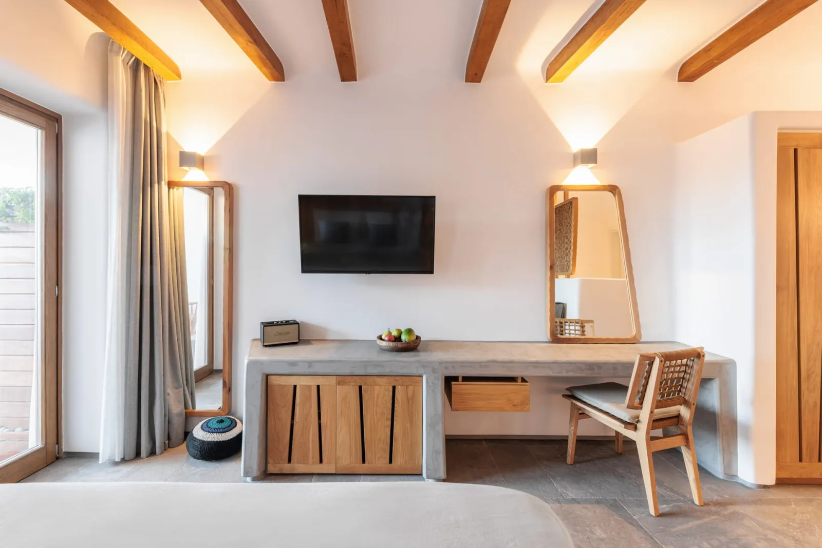 Suite with Private Pool &amp; Sea View