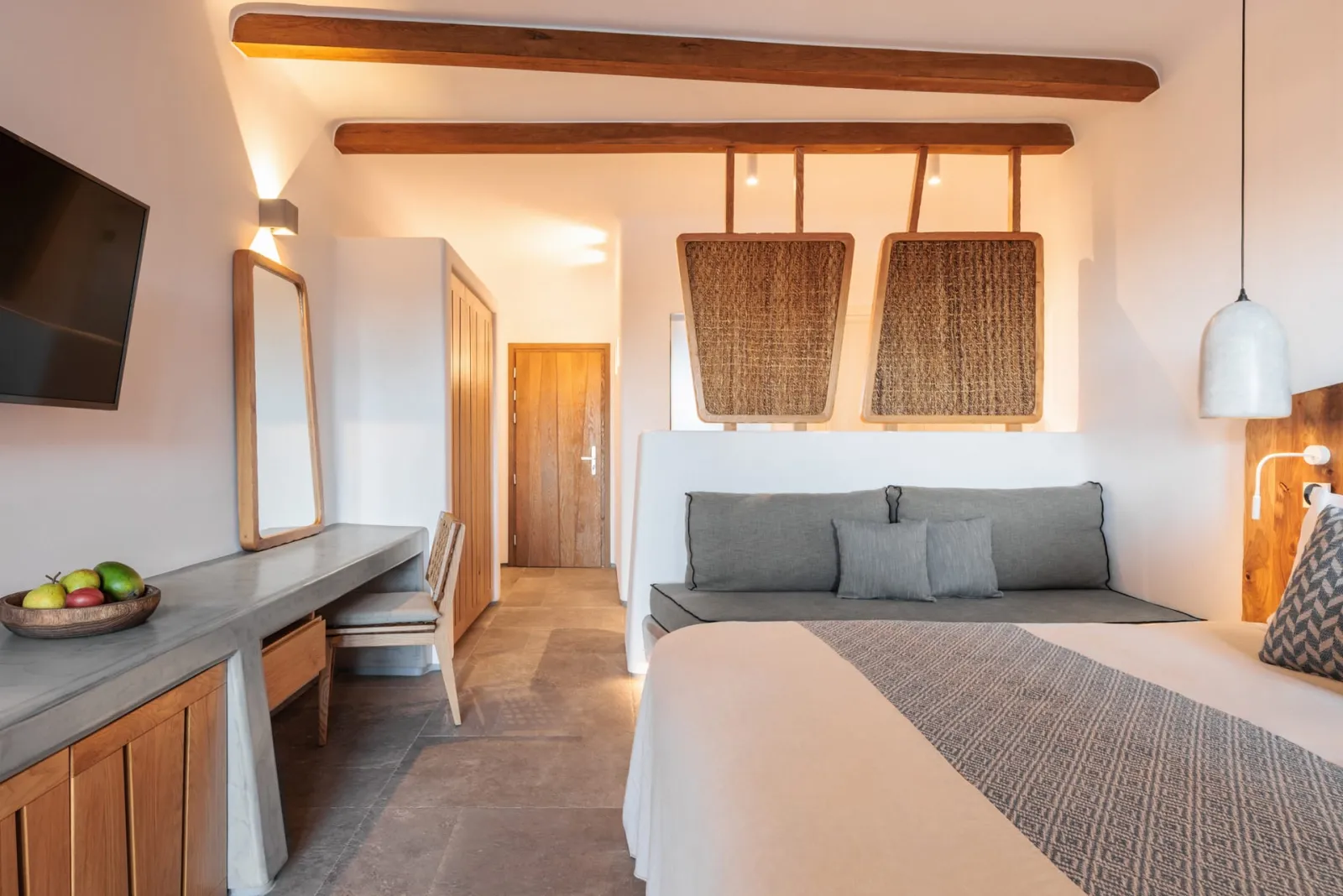 Suite with Private Pool &amp; Sea View