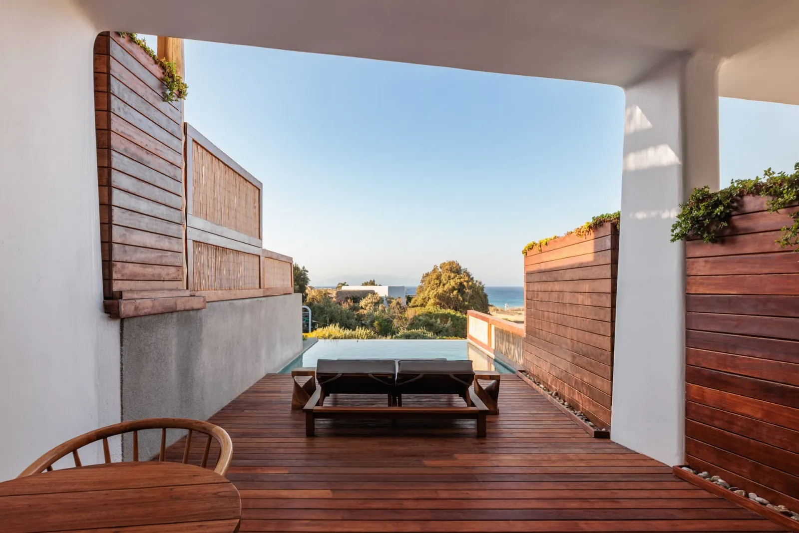 Suite with Private Pool &amp; Sea View