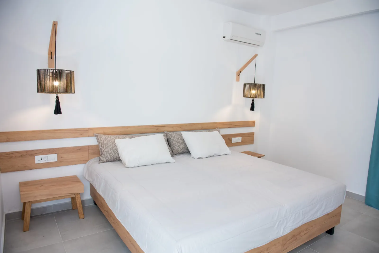 Deluxe Double Room with Sharing pool