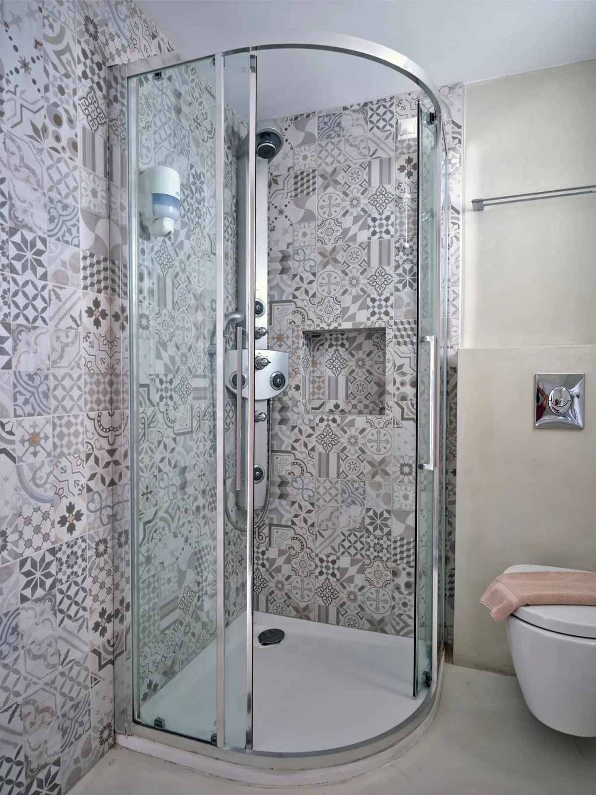 Superior Room with Jacuzzi |  Kalypso Hotel