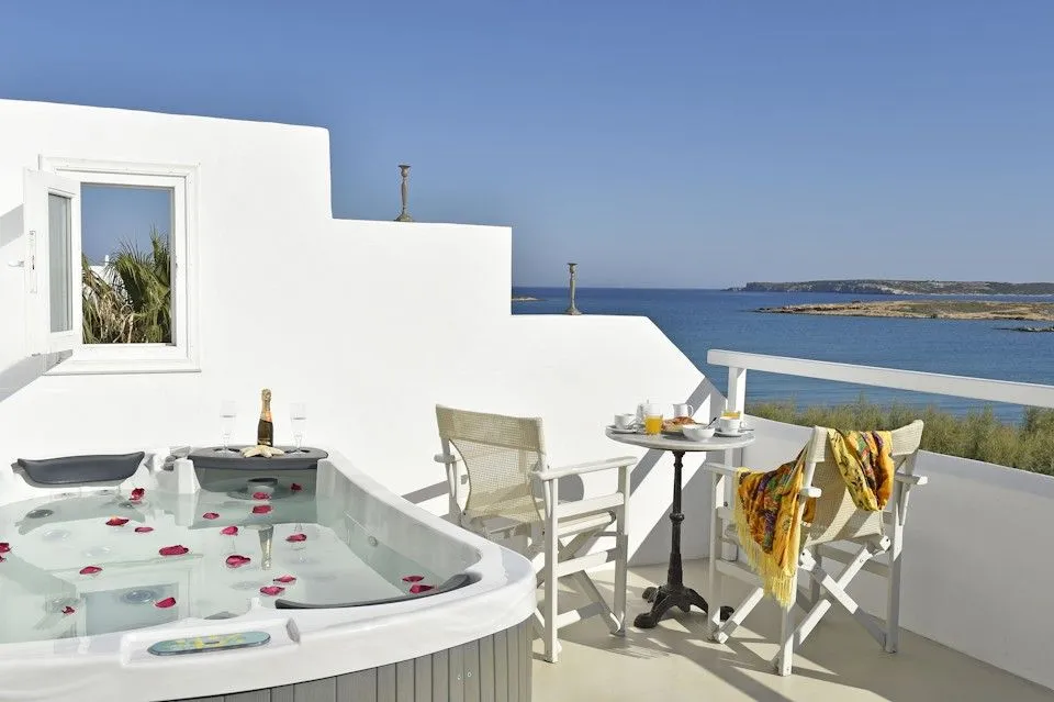 Superior Room with Jacuzzi |  Kalypso Hotel