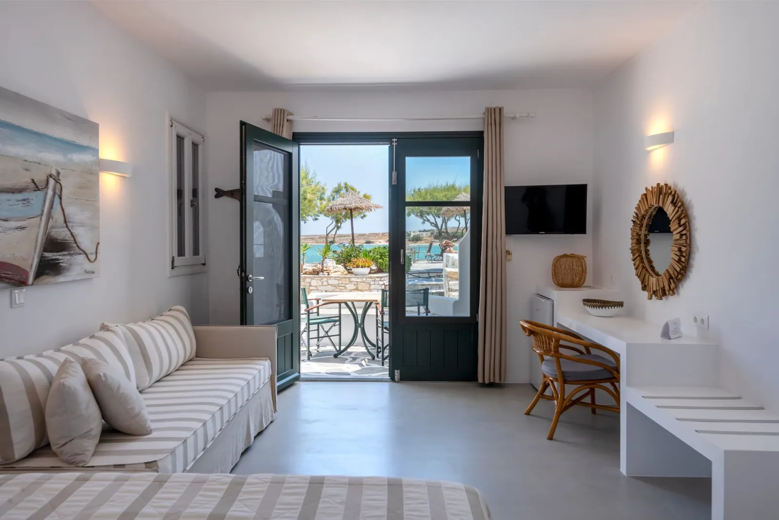 Deluxe Room up to 4 guests | Kalypso Hotel