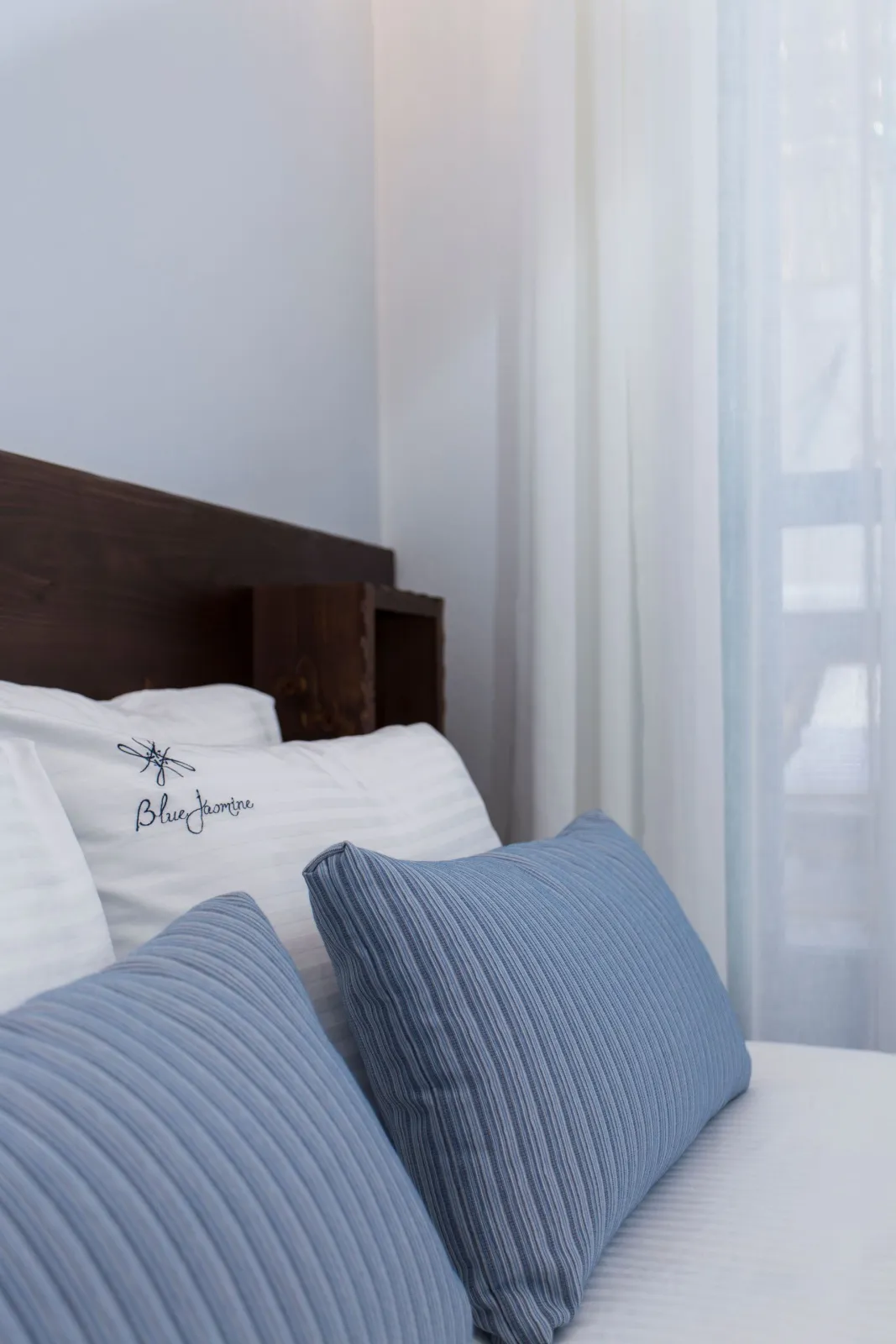 Iama Suite