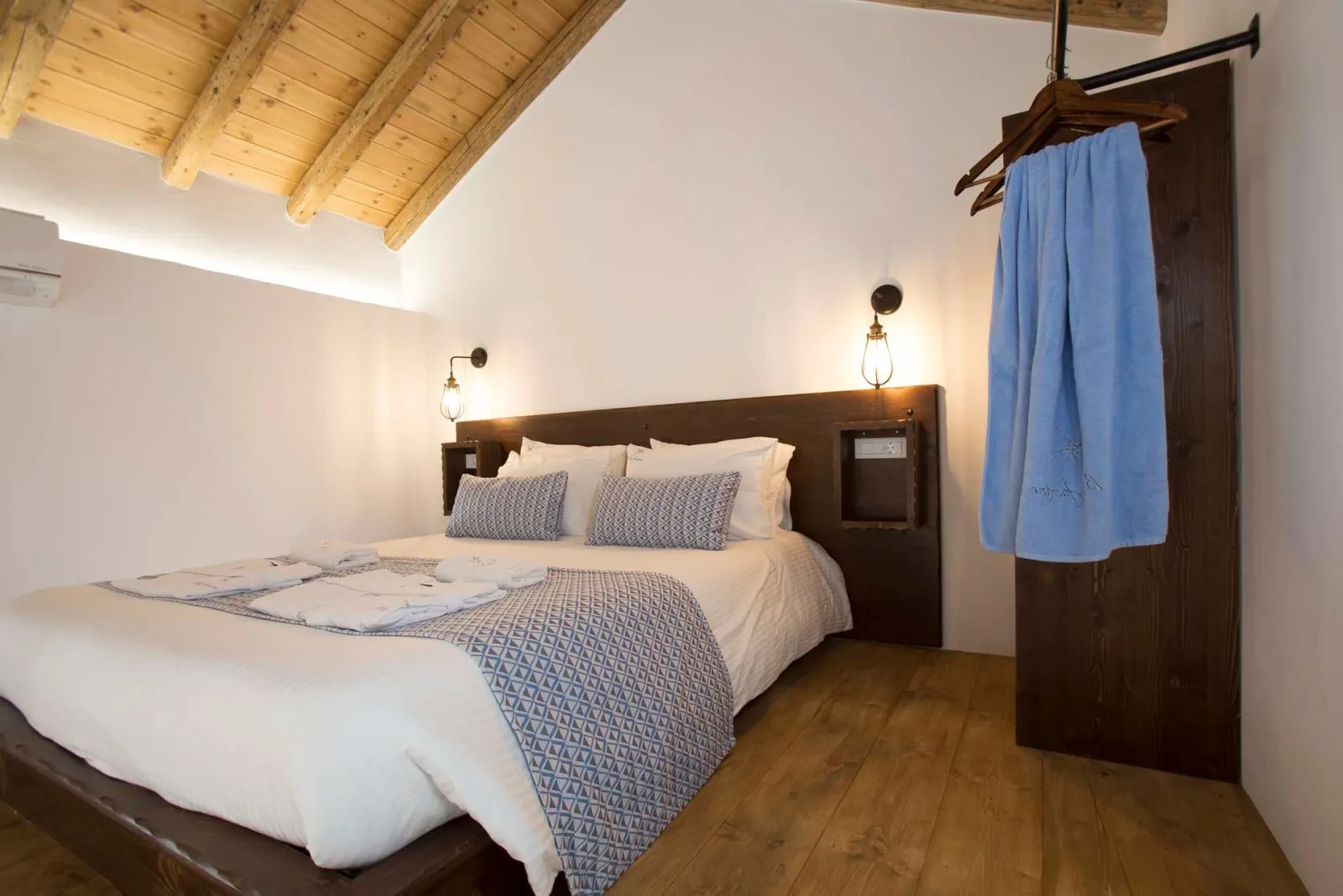 Mosaic Loft Suite