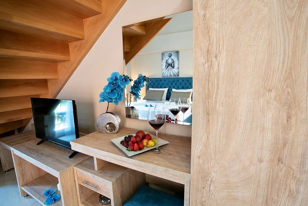 Maisonette Apartment (VII)