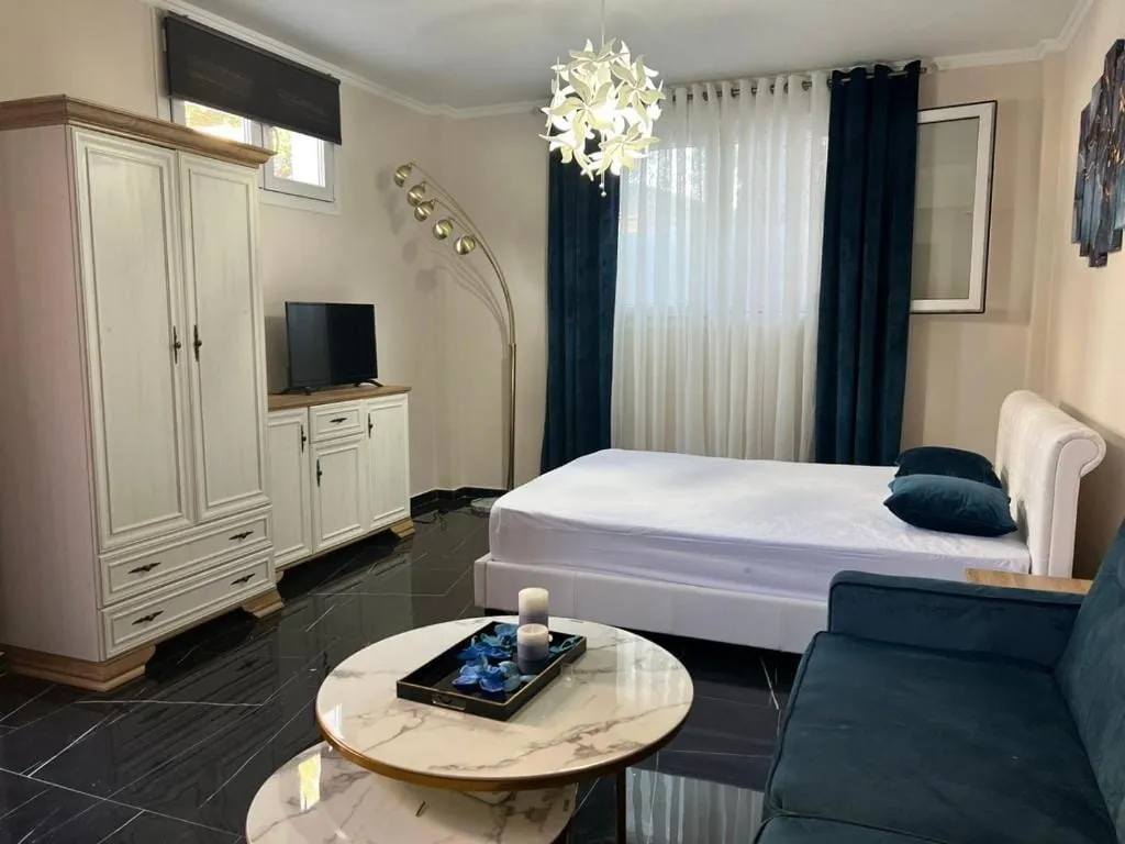 Semi Ground Floor Room